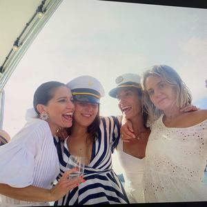 Meet your Posher, Crystal